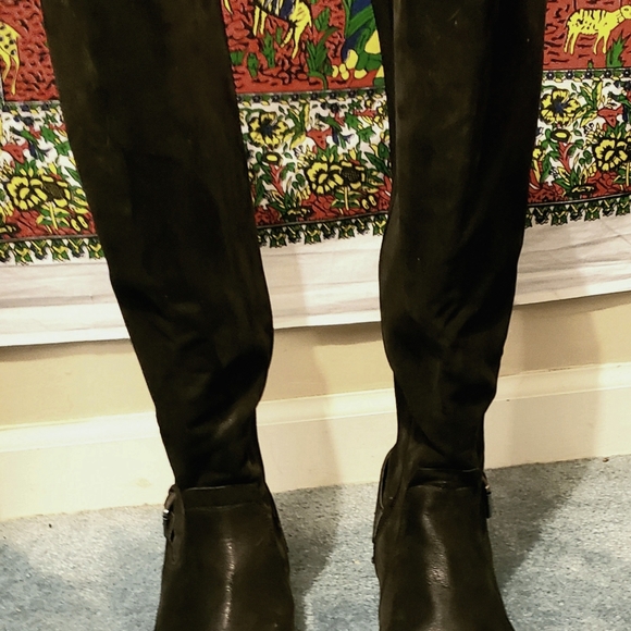 Torrid knee high black boots - Picture 2 of 5